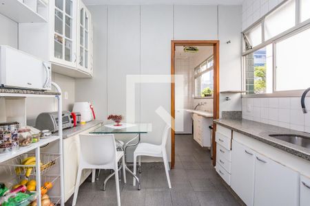 Apartamento à venda com 105m², 3 quartos e 2 vagasCozinha