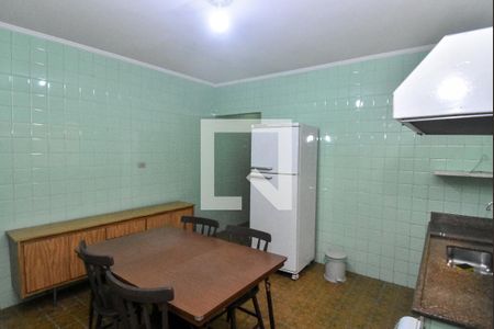 Casa à venda com 200m², 4 quartos e sem vaga Casa à venda com 200m², 4 quartos e sem vagaCozinha