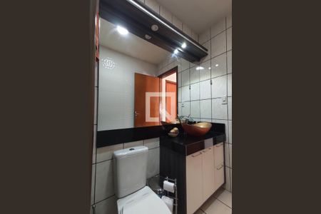 Casa à venda com 170m², 3 quartos e 2 vagas Casa à venda com 170m², 3 quartos e 2 vagasBanheiro