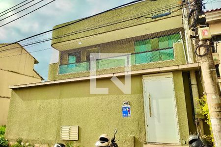 Casa de condomínio à venda com 148m², 4 quartos e sem vaga Casa de condomínio à venda com 148m², 4 quartos e sem vagaFachada com Cartaz QA.