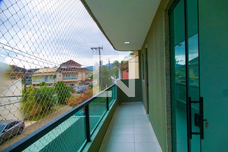 Casa de condomínio à venda com 148m², 4 quartos e sem vaga Casa de condomínio à venda com 148m², 4 quartos e sem vagaVaranda