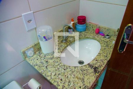 Casa de condomínio à venda com 148m², 4 quartos e sem vaga Casa de condomínio à venda com 148m², 4 quartos e sem vagaSuíte banheiro