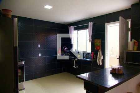 Casa de condomínio à venda com 148m², 4 quartos e sem vaga Casa de condomínio à venda com 148m², 4 quartos e sem vagaCozinha americana