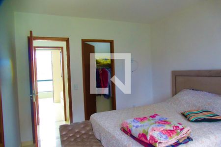 Casa de condomínio à venda com 148m², 4 quartos e sem vaga Casa de condomínio à venda com 148m², 4 quartos e sem vagaSuíte