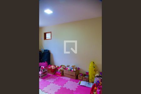 Casa de condomínio à venda com 148m², 4 quartos e sem vaga Casa de condomínio à venda com 148m², 4 quartos e sem vagaQuarto