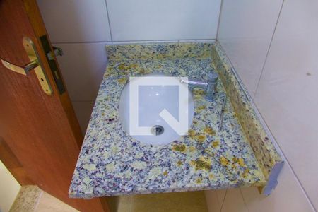 Casa de condomínio à venda com 148m², 4 quartos e sem vaga Casa de condomínio à venda com 148m², 4 quartos e sem vagaSuíte banheiro