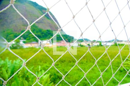 Casa de condomínio à venda com 148m², 4 quartos e sem vaga Casa de condomínio à venda com 148m², 4 quartos e sem vagaSuíte varanda vista