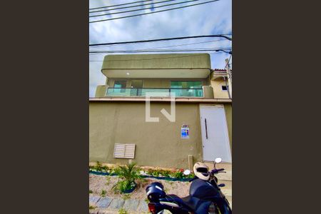 Casa de condomínio à venda com 148m², 4 quartos e sem vaga Casa de condomínio à venda com 148m², 4 quartos e sem vagaFachada com Cartaz QA.