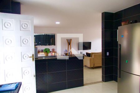 Casa de condomínio à venda com 148m², 4 quartos e sem vaga Casa de condomínio à venda com 148m², 4 quartos e sem vagaCozinha americana