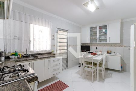 Casa à venda com 100m², 3 quartos e 2 vagas Casa à venda com 100m², 3 quartos e 2 vagasCozinha