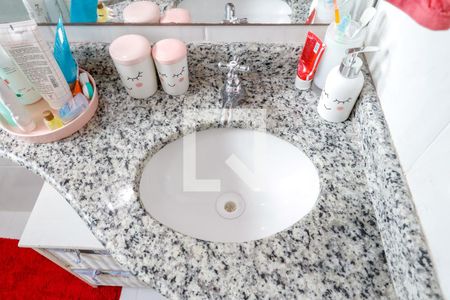 Casa à venda com 100m², 3 quartos e 2 vagas Casa à venda com 100m², 3 quartos e 2 vagasBanheiro da Suíte 2