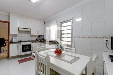 Casa à venda com 100m², 3 quartos e 2 vagas Casa à venda com 100m², 3 quartos e 2 vagasCozinha