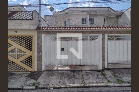 Casa à venda com 100m², 3 quartos e 2 vagas Casa à venda com 100m², 3 quartos e 2 vagasFachada