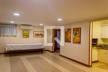 Apartamento à venda com 396m², 3 quartos e 3 vagas Apartamento à venda com 396m², 3 quartos e 3 vagasÁrea comum - Salão de festas