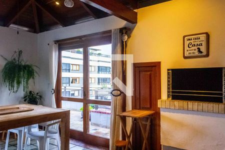 Apartamento à venda com 396m², 3 quartos e 3 vagas Apartamento à venda com 396m², 3 quartos e 3 vagasCozinha 2 andar