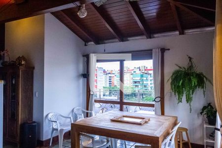 Apartamento à venda com 396m², 3 quartos e 3 vagas Apartamento à venda com 396m², 3 quartos e 3 vagasCozinha 2 andar