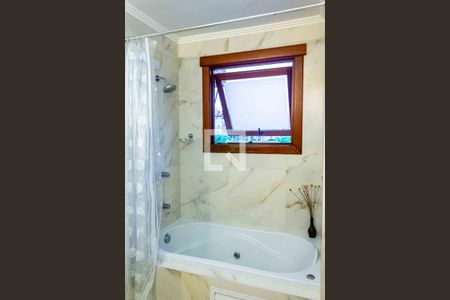 Apartamento à venda com 396m², 3 quartos e 3 vagas Apartamento à venda com 396m², 3 quartos e 3 vagasBanheiro Suite