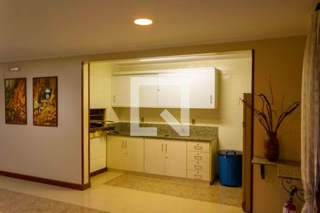 Apartamento à venda com 396m², 3 quartos e 3 vagas Apartamento à venda com 396m², 3 quartos e 3 vagasÁrea comum - Salão de festas