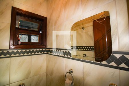 Casa à venda com 350m², 4 quartos e 3 vagas Casa à venda com 350m², 4 quartos e 3 vagasLavabo