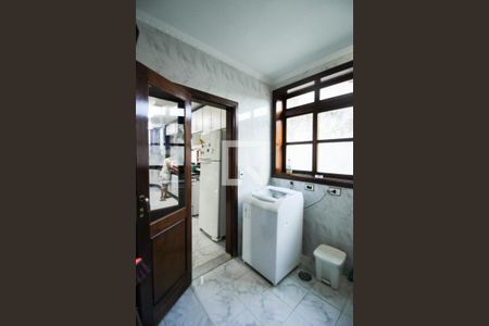 Casa à venda com 350m², 4 quartos e 3 vagas Casa à venda com 350m², 4 quartos e 3 vagasLavanderia