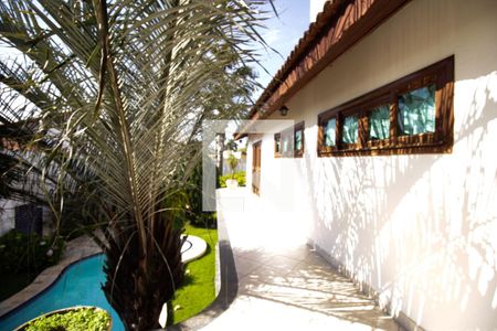 Casa à venda com 350m², 4 quartos e 3 vagas Casa à venda com 350m², 4 quartos e 3 vagasVista da Sacada