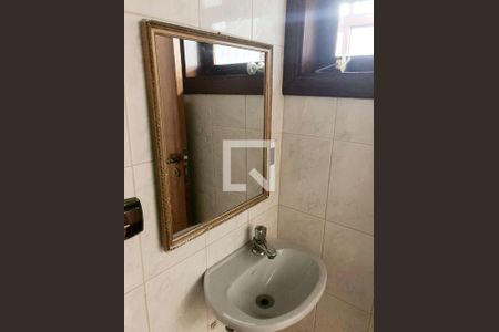 Casa à venda com 350m², 4 quartos e 3 vagas Casa à venda com 350m², 4 quartos e 3 vagasBanheiro de serviço