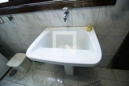 Casa à venda com 350m², 4 quartos e 3 vagas Casa à venda com 350m², 4 quartos e 3 vagasLavanderia