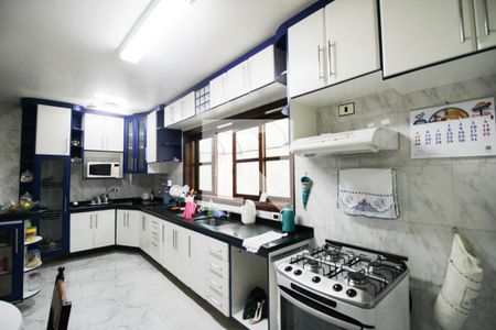 Casa à venda com 350m², 4 quartos e 3 vagas Casa à venda com 350m², 4 quartos e 3 vagasCozinha