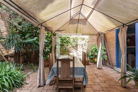 Casa à venda com 280m², 3 quartos e 2 vagasQuintal