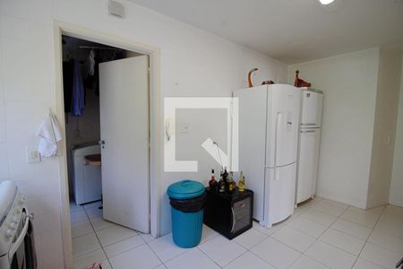 Apartamento à venda com 157m², 3 quartos e 3 vagas Apartamento à venda com 157m², 3 quartos e 3 vagasCozinha