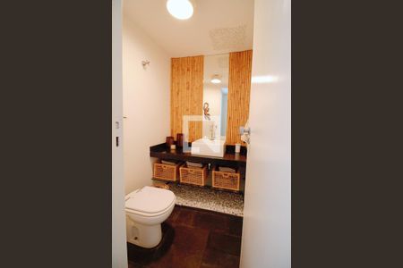 Apartamento à venda com 157m², 3 quartos e 3 vagas Apartamento à venda com 157m², 3 quartos e 3 vagasLavabo