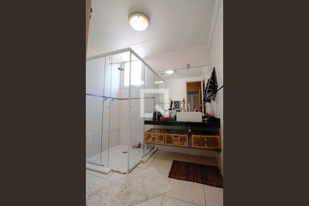 Apartamento à venda com 157m², 3 quartos e 3 vagas Apartamento à venda com 157m², 3 quartos e 3 vagasBanheiro da Suíte 1