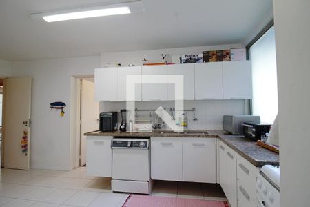 Apartamento à venda com 157m², 3 quartos e 3 vagas Apartamento à venda com 157m², 3 quartos e 3 vagasCozinha