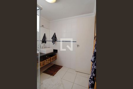 Apartamento à venda com 157m², 3 quartos e 3 vagas Apartamento à venda com 157m², 3 quartos e 3 vagasBanheiro da Suíte 1