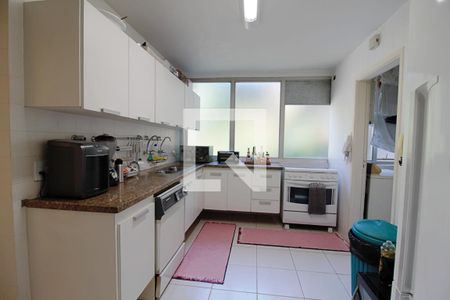 Apartamento à venda com 157m², 3 quartos e 3 vagas Apartamento à venda com 157m², 3 quartos e 3 vagasCozinha