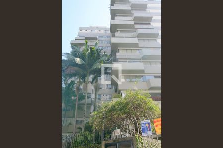 Apartamento à venda com 157m², 3 quartos e 3 vagas Apartamento à venda com 157m², 3 quartos e 3 vagasFachada