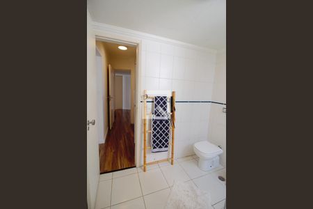 Apartamento à venda com 157m², 3 quartos e 3 vagas Apartamento à venda com 157m², 3 quartos e 3 vagasBanheiro da Suíte 1