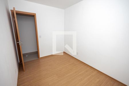 Quarto 1 de apartamento para alugar com 2 quartos, 50m² em Campo Alegre, Belo Horizonte