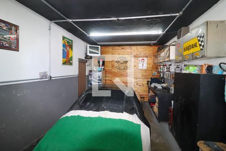 Casa à venda com 300m², 2 quartos e 1 vaga Casa à venda com 300m², 2 quartos e 1 vagaGaragem