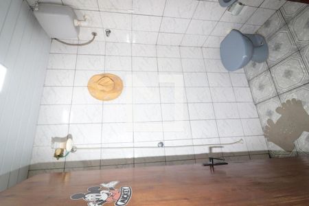 Casa à venda com 300m², 2 quartos e 1 vaga Casa à venda com 300m², 2 quartos e 1 vagaBanheiro de serviço