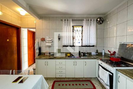Casa à venda com 160m², 3 quartos e 4 vagas Casa à venda com 160m², 3 quartos e 4 vagasCozinha