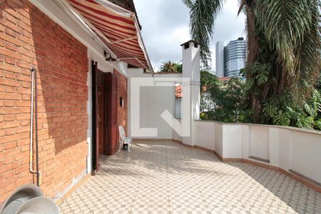 Casa para alugar com 500m², 5 quartos e 5 vagasVaranda