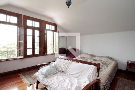 Casa para alugar com 500m², 5 quartos e 5 vagasSuíte 3 (Sótão)