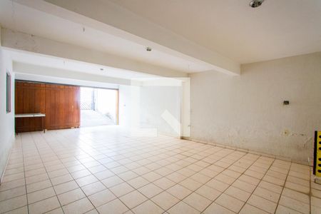 Casa à venda com 263m², 3 quartos e 5 vagas Casa à venda com 263m², 3 quartos e 5 vagasGaragem
