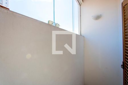 Casa à venda com 263m², 3 quartos e 5 vagas Casa à venda com 263m², 3 quartos e 5 vagasQuarto 3