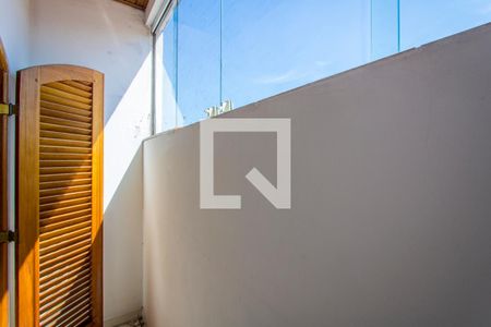 Casa à venda com 263m², 3 quartos e 5 vagas Casa à venda com 263m², 3 quartos e 5 vagasQuarto 3