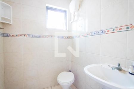 Casa à venda com 263m², 3 quartos e 5 vagas Casa à venda com 263m², 3 quartos e 5 vagasBanheiro de serviço