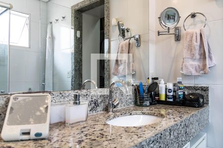 Casa à venda com 150m², 4 quartos e 2 vagasBanheiro da Suíte