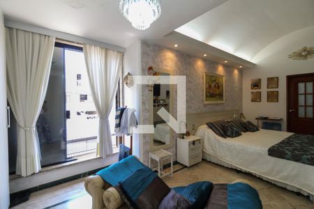 Casa à venda com 221m², 3 quartos e 4 vagasSuíte