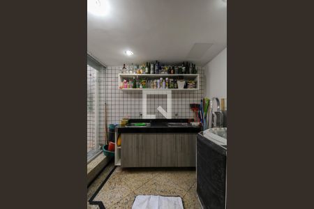 Casa à venda com 221m², 3 quartos e 4 vagasÁrea de Serviço